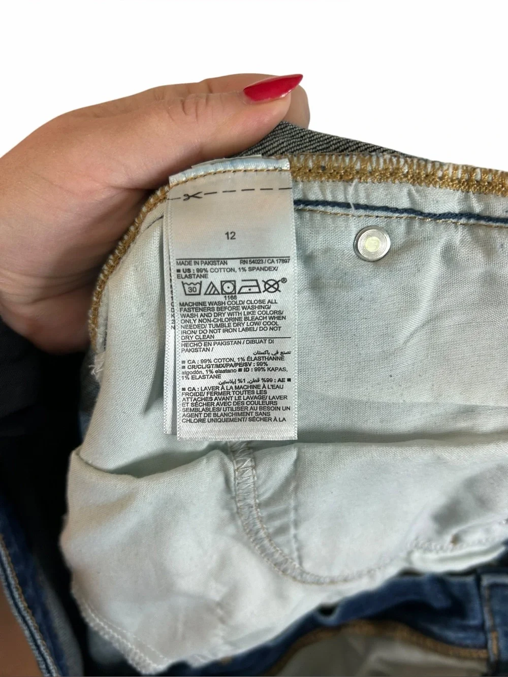 Old Navy Medium Wash OG Straight High Rise Cuffed Denim Shorts Women’s Sz 12